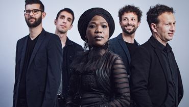 Moonlight Benjamin (HT, FR)